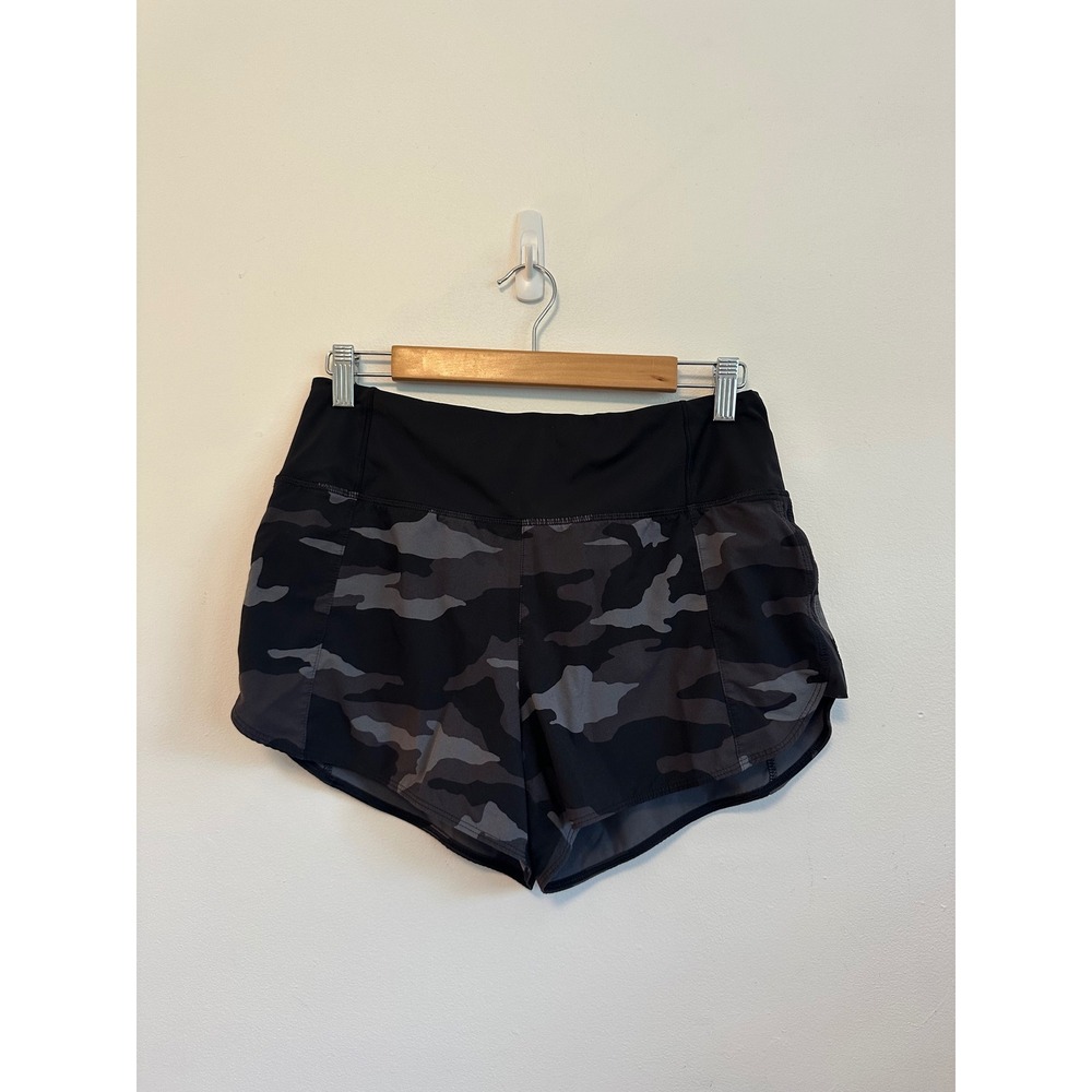 Athleta Camo Print Running Shorts in Gray and Black | Size Medium